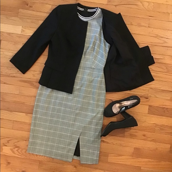 NWT BANANA REPUBLIC RACERBACK SHEATH DRESS MULTI SEASON SOFT LIGHTWEIGHT FABRIC - Picture 2 of 15